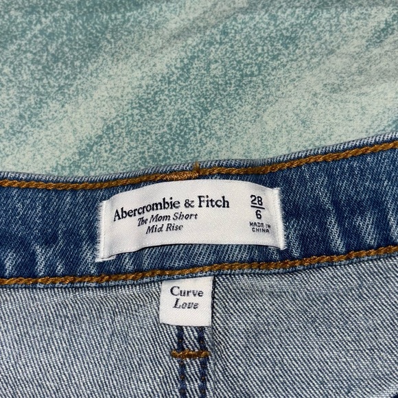 Abercrombie and Fitch High Rise Mom Short mid rise curve love size 6 / 28 - Picture 2 of 6